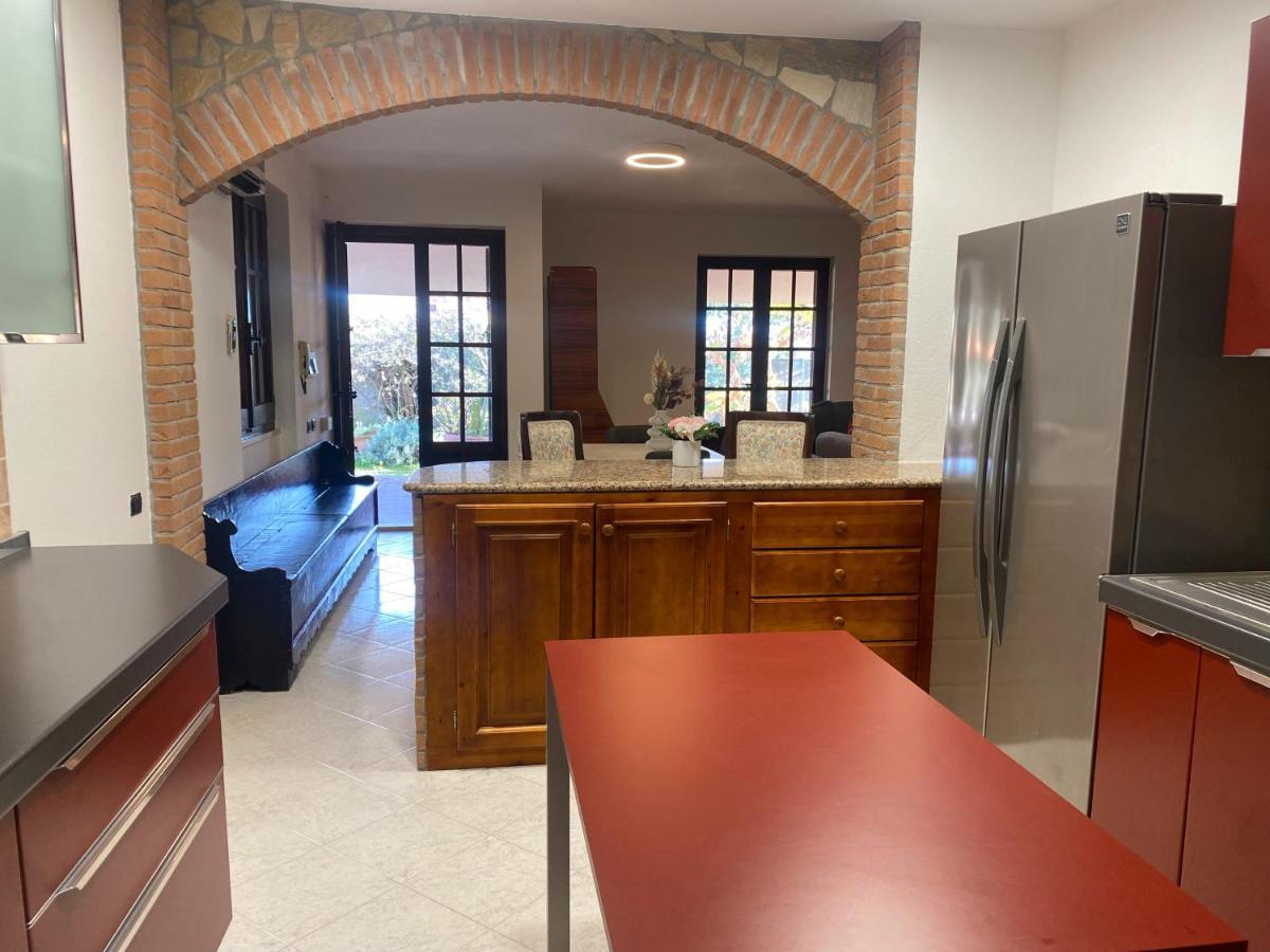 Lovely Home 5 Min Walk To The Beach, 3 Bedrooms Ample Outdoor Relax And Wifi Капитана Екстериор снимка